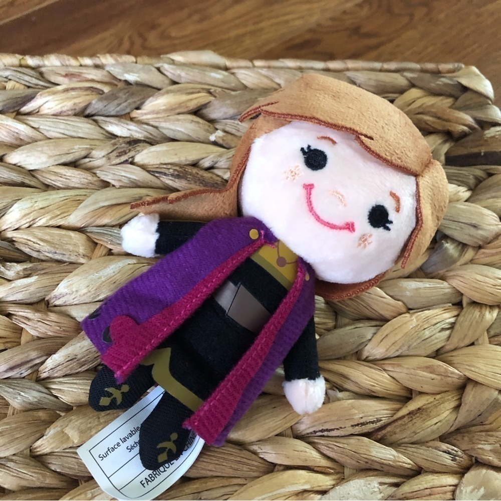 Frozen 2: Princess Anna plush figure